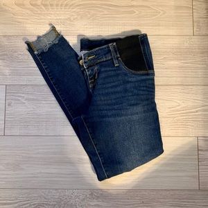NWOT distressed maternity skinny jeans